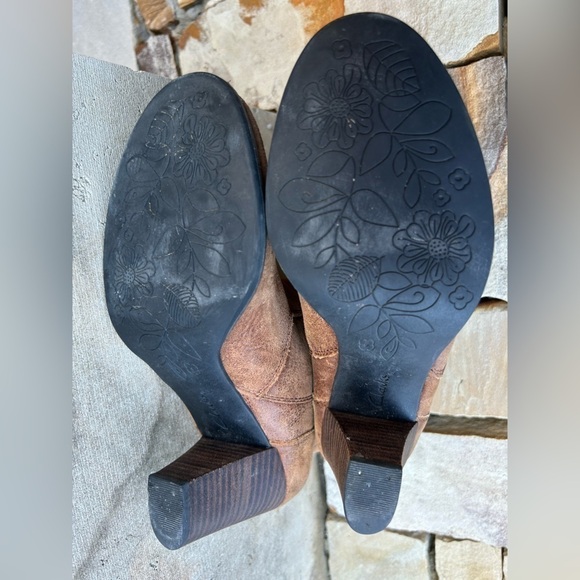 Clarks Indigo by Heath Harrier in Cognac ankle/distressed suede bootieSz-7.5M. D - Picture 5 of 9